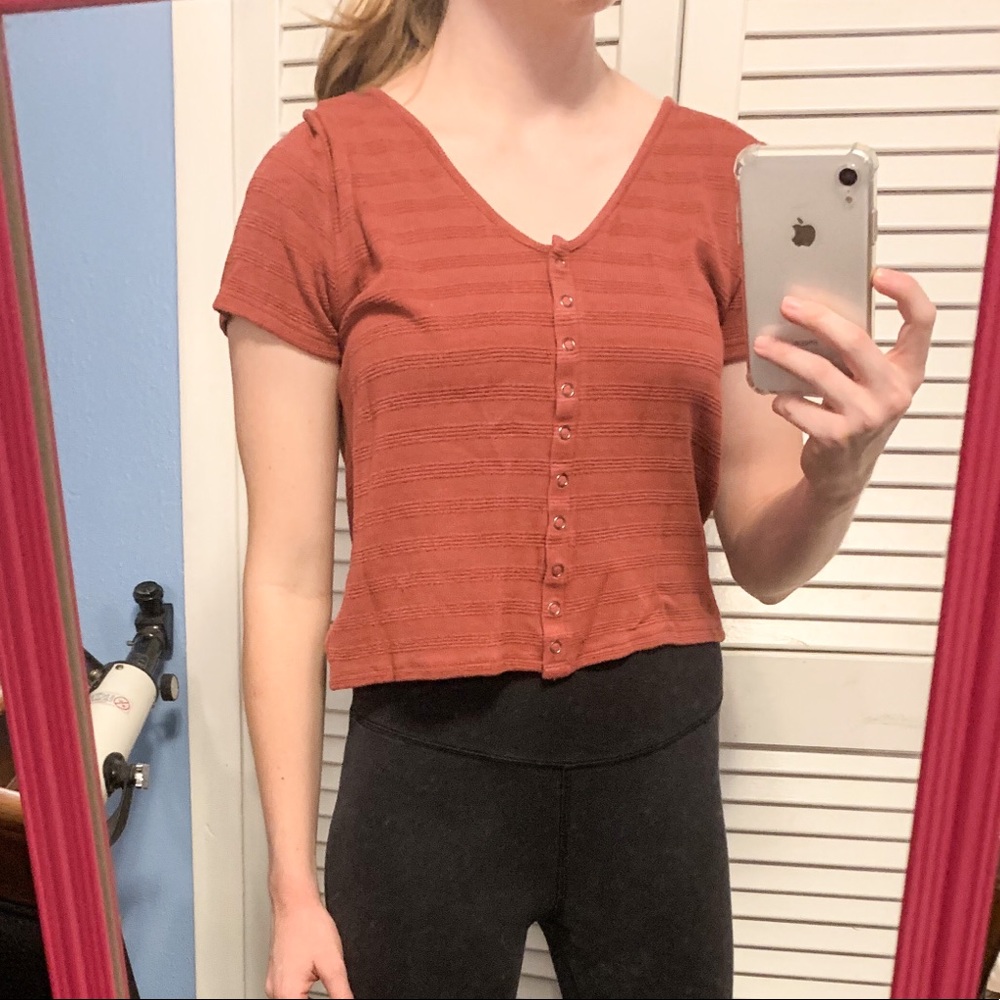 American Eagle button up tee